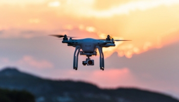 7 Best Travel Drones for Travelers, Tourists, and Bloggers To Buy In 2019
